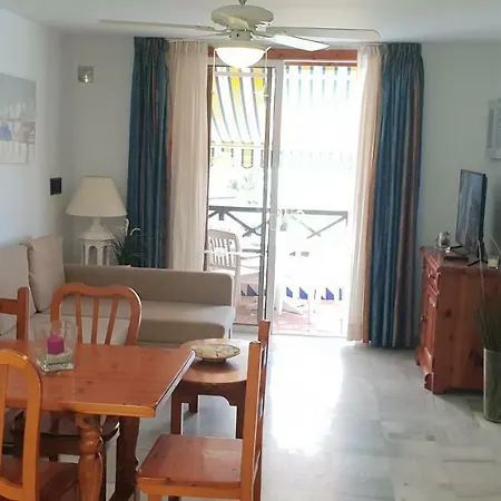 Apartment Two Bedroom Beachfront No 3 With Sea-view, Heated Pool, Close To The Sea *