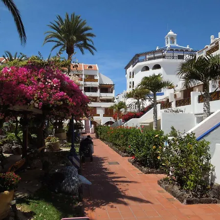 Two Bedroom Beachfront No 3 With Sea-view, Heated Pool, Close To The Sea Arona (Tenerife)