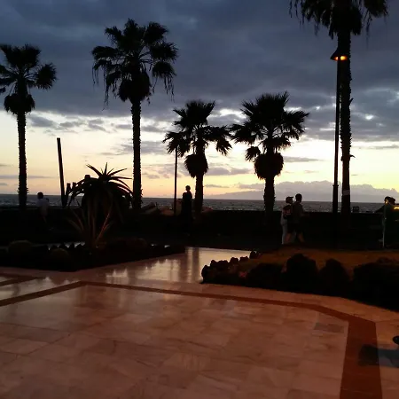Two Bedroom Beachfront No 3 With Sea-view, Heated Pool, Close To The Sea
