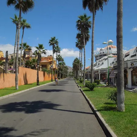 Apartment Two Bedroom Beachfront No 3 With Sea-view, Heated Pool, Close To The Sea *